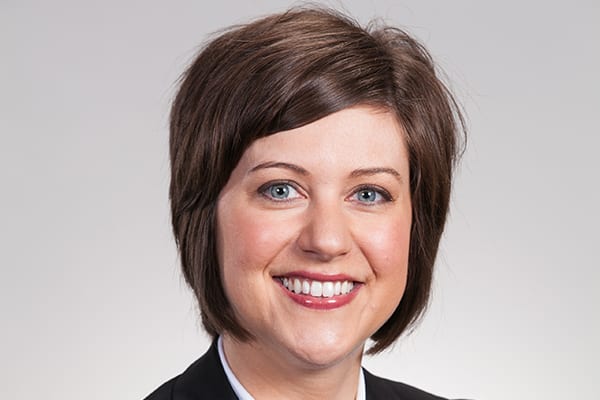 Headshot-Michelle1x-1